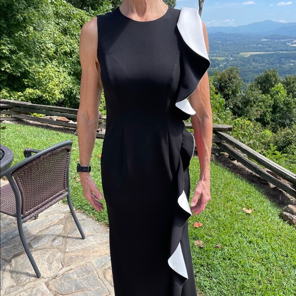 Carmen Marc Valvo Black and White Ruffle Gown - Picture 8 of 10